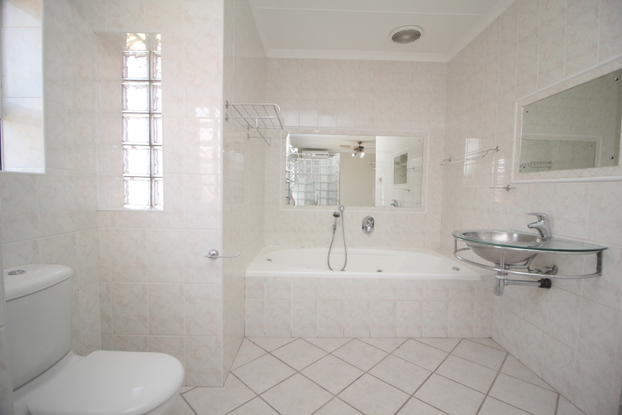 3 Bedroom Property for Sale in Menkenkop Western Cape